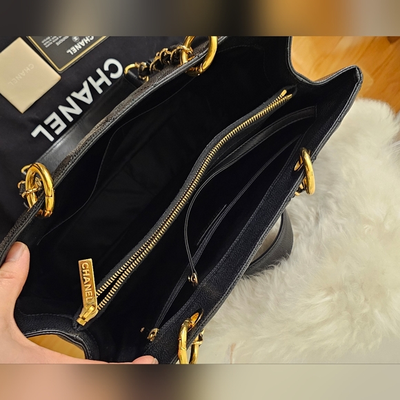 Authentic Chanel caviar grand shopping bag - Picture 5 of 9